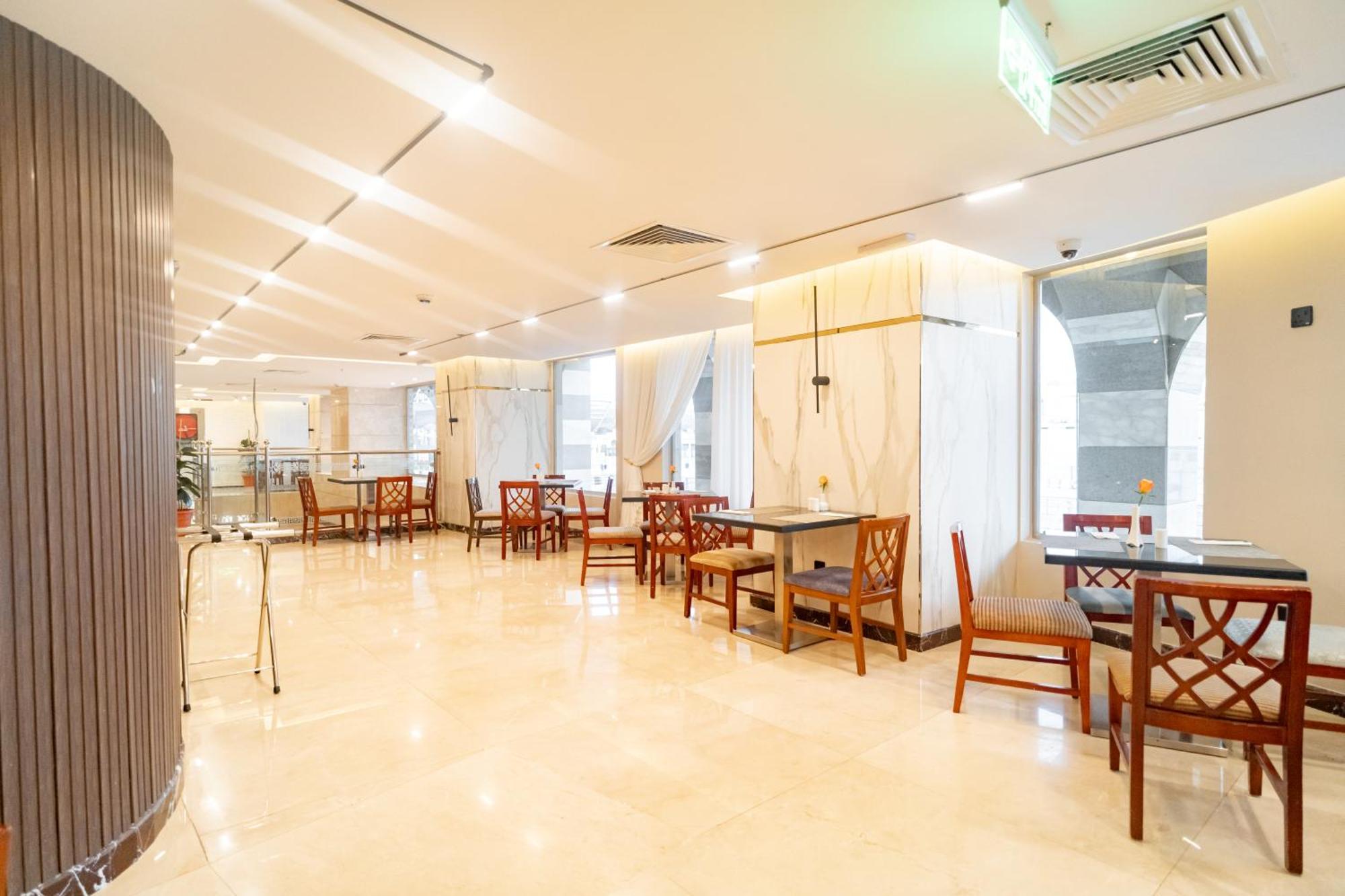 Emaar Elite Al Madina Hotel Медина Екстериор снимка